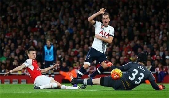 對陣里爾的 對陣里爾的